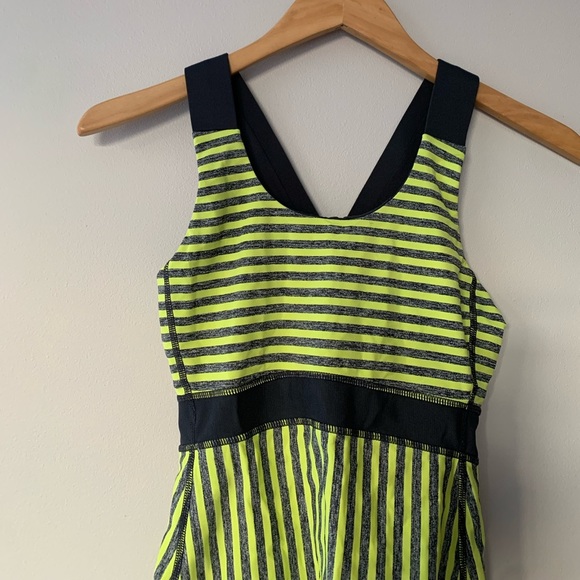 Lululemon Swift Tank - Picture 4 of 9